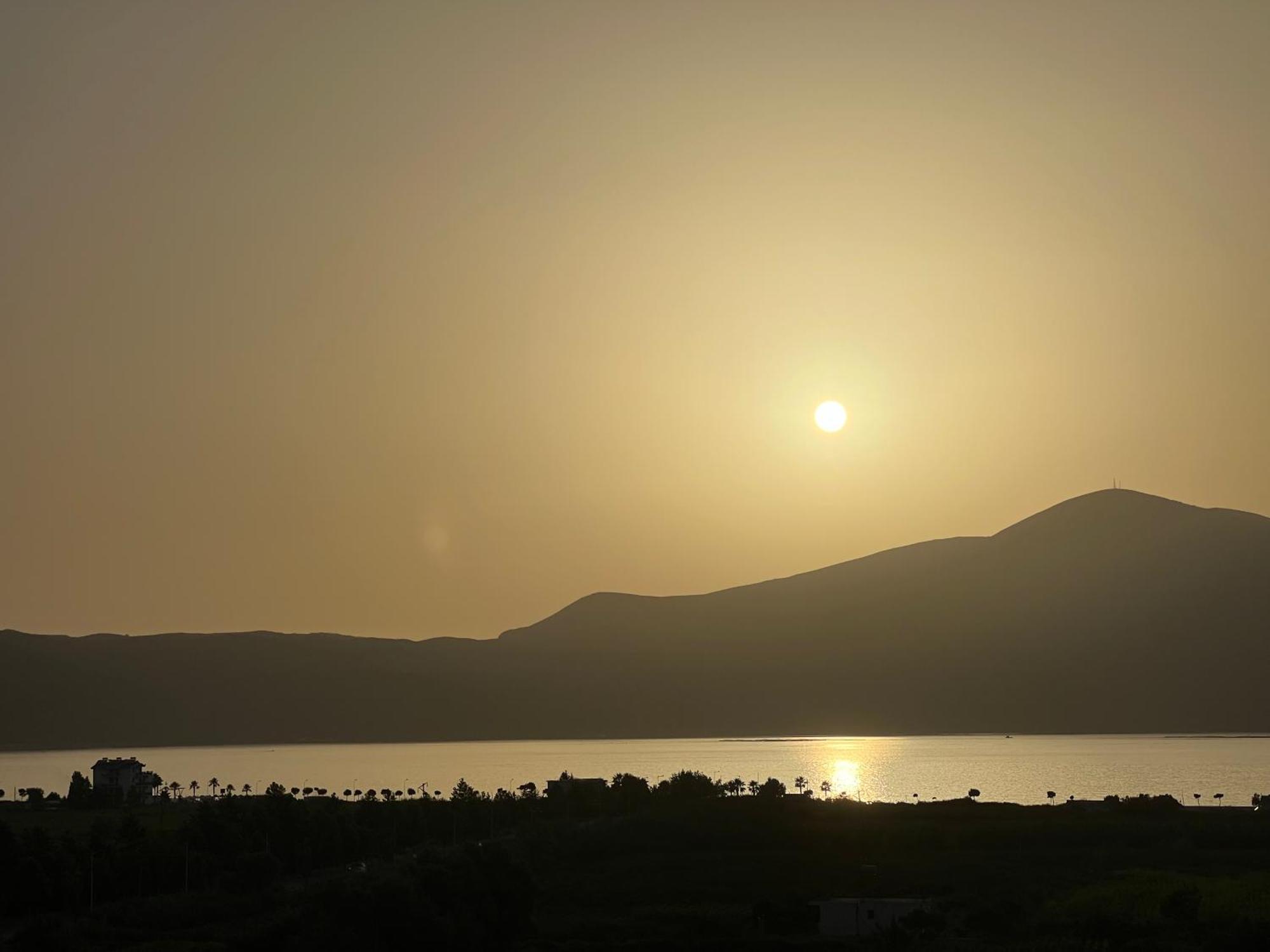 Horizon Apartments - Sea & Mountain View -Modern & Spacious Stay Apartment Orikum