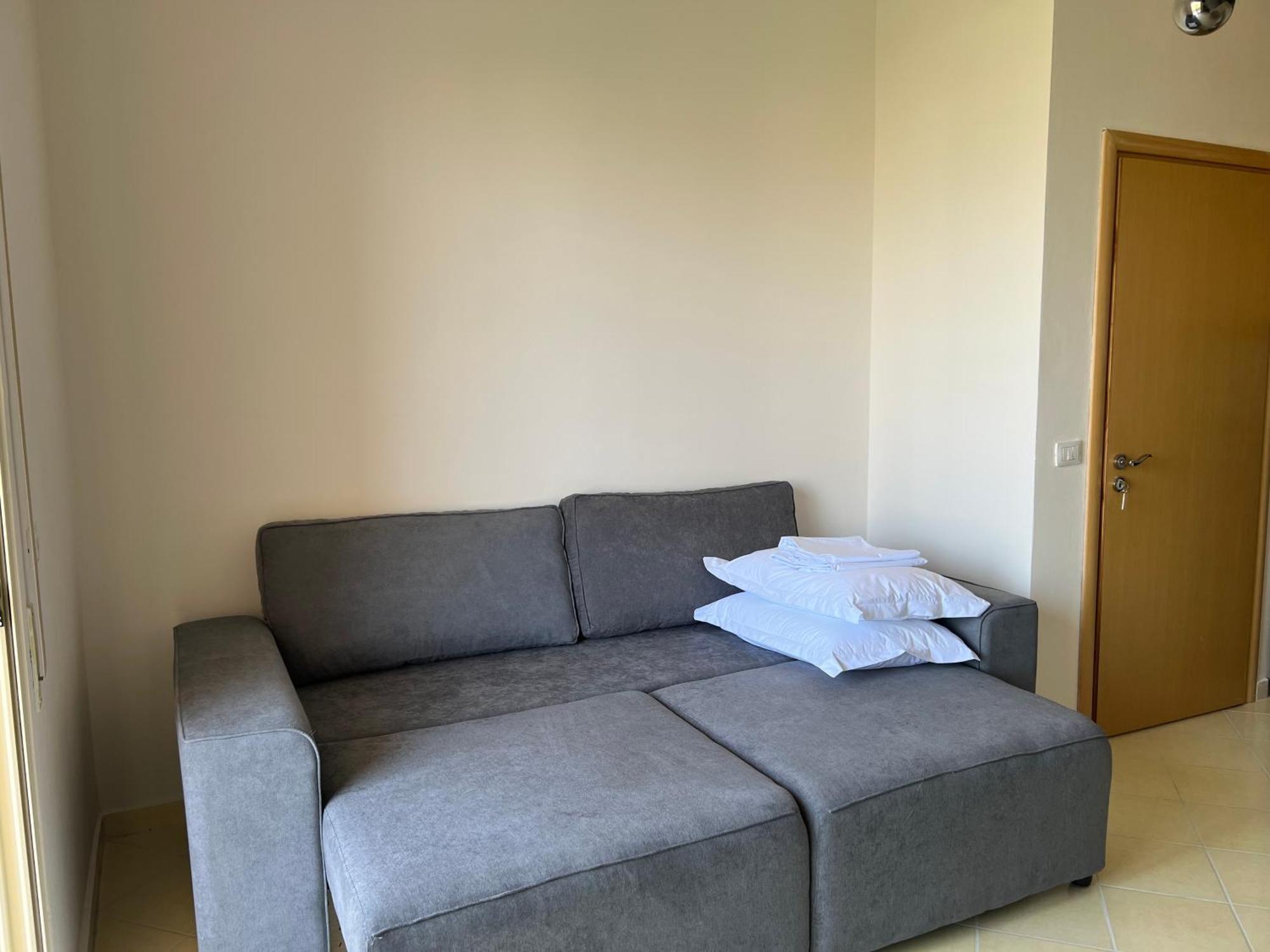Horizon Apartments - Sea & Mountain View -Modern & Spacious Stay Apartment Orikum